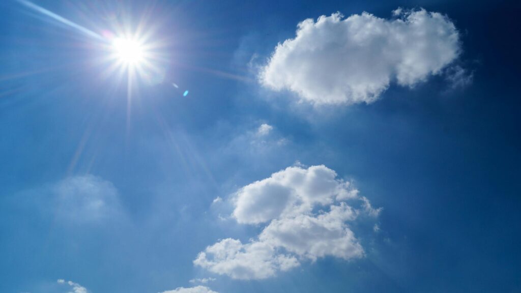 暑い夏　太陽の写真